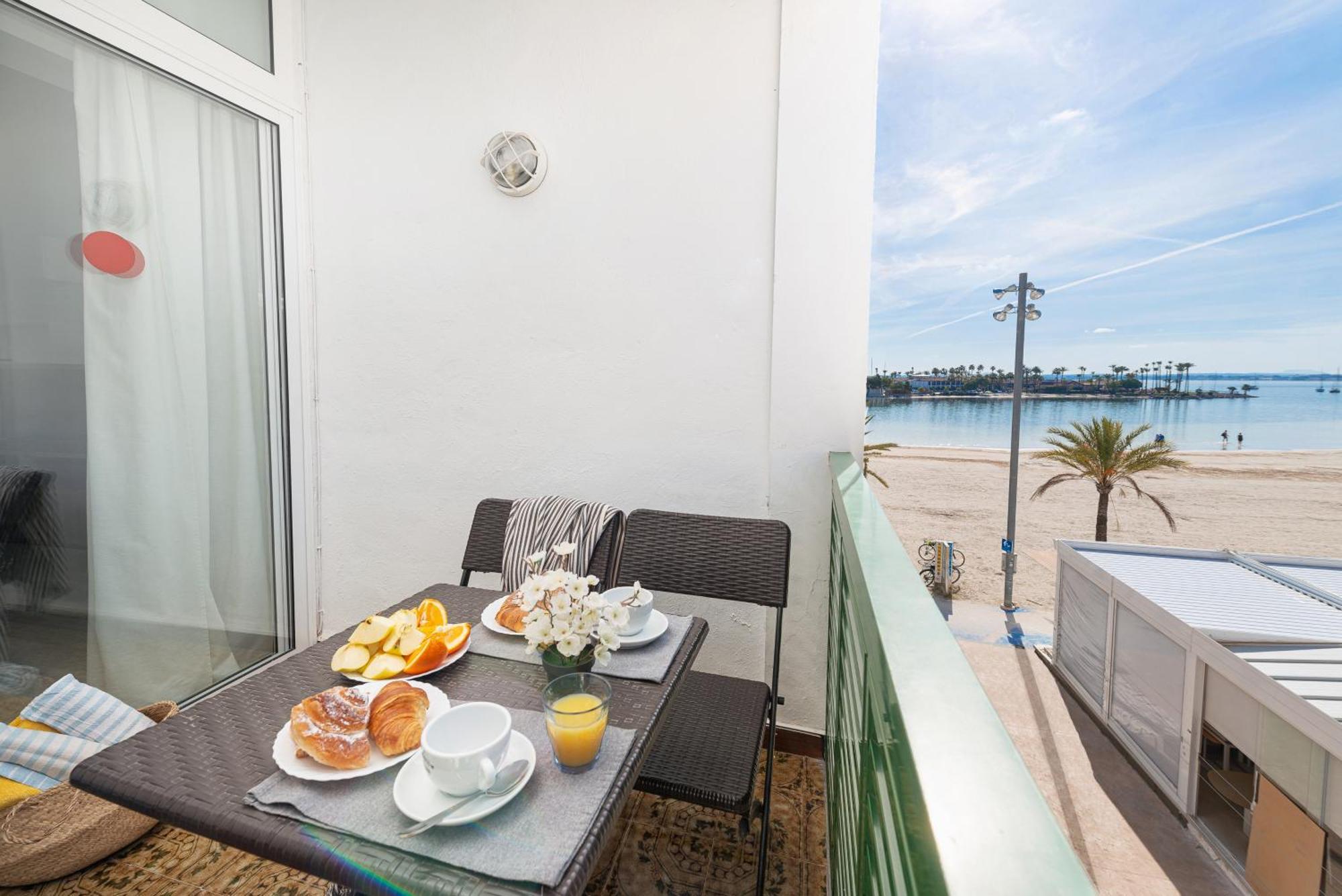 Apartment Xara Torres, At The Beach Of Alcudia Port de Alcudia  Exterior foto