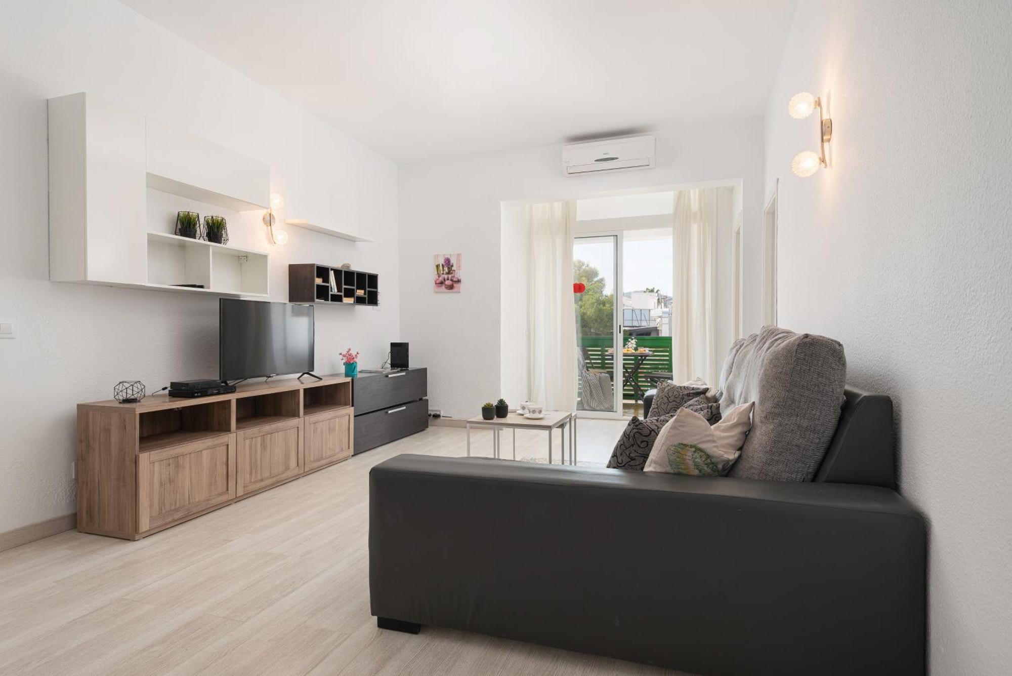 Apartment Xara Torres, At The Beach Of Alcudia Port de Alcudia  Exterior foto
