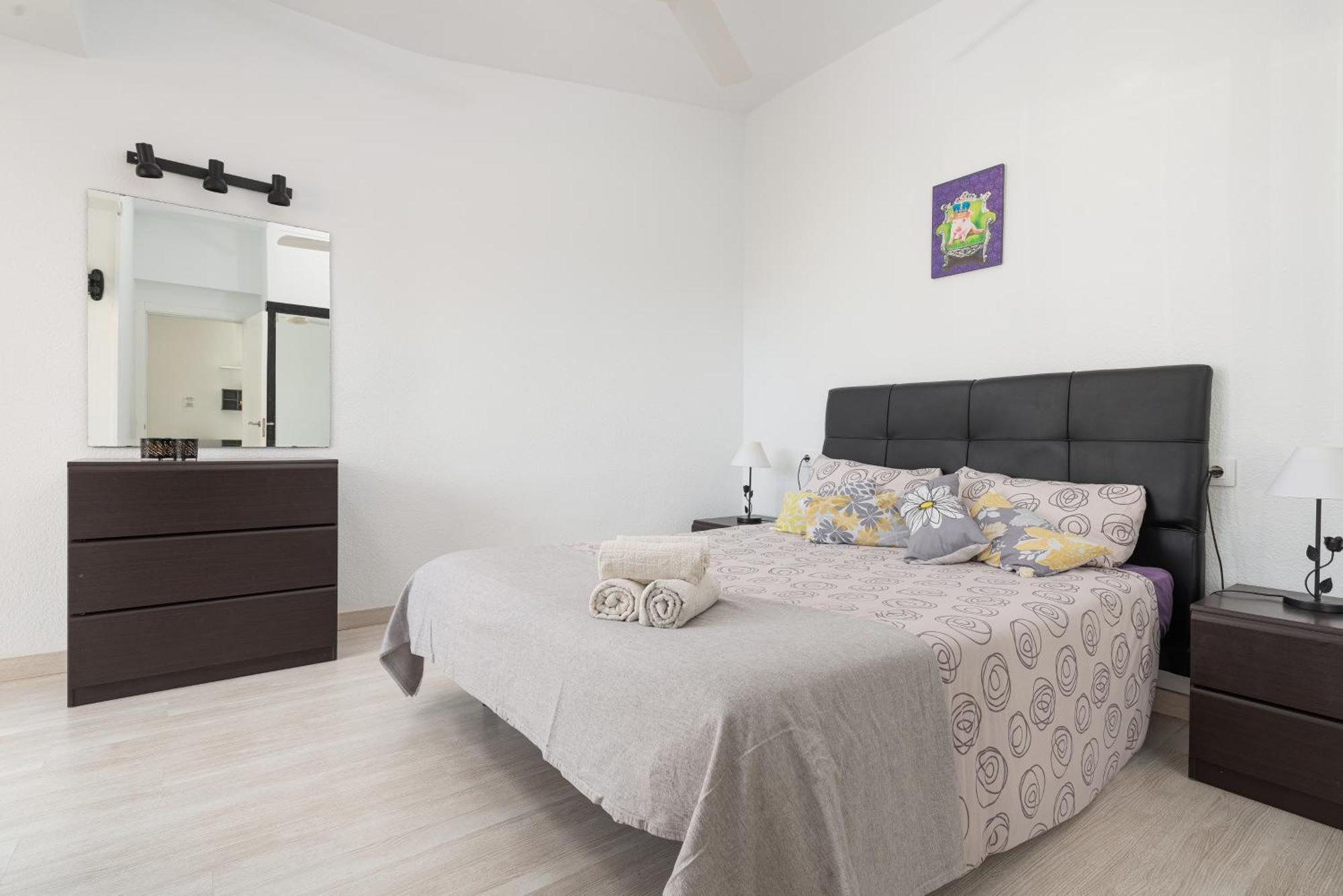 Apartment Xara Torres, At The Beach Of Alcudia Port de Alcudia  Exterior foto